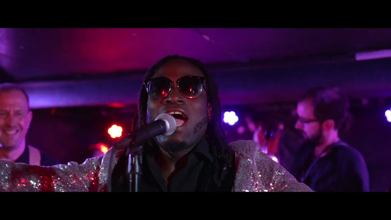 Jump Around - Junior Dell & The D-Lites