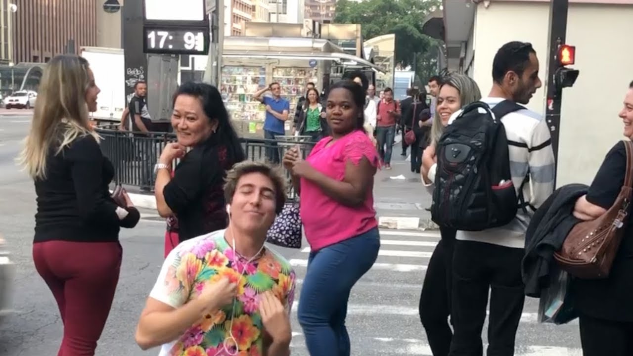 CANTANDO O BEBÊ EM LUGARES PÚBLICOS - KEVINHO