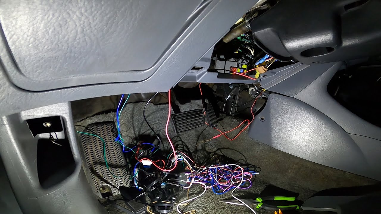 Honda Civic LX (2001-2005) - Viper Alarm Install - Part 2 - Siren Install - Light Activation