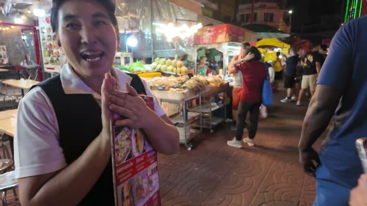 Night blogging in Chinatown Bangkok Thailand 🇹🇭 