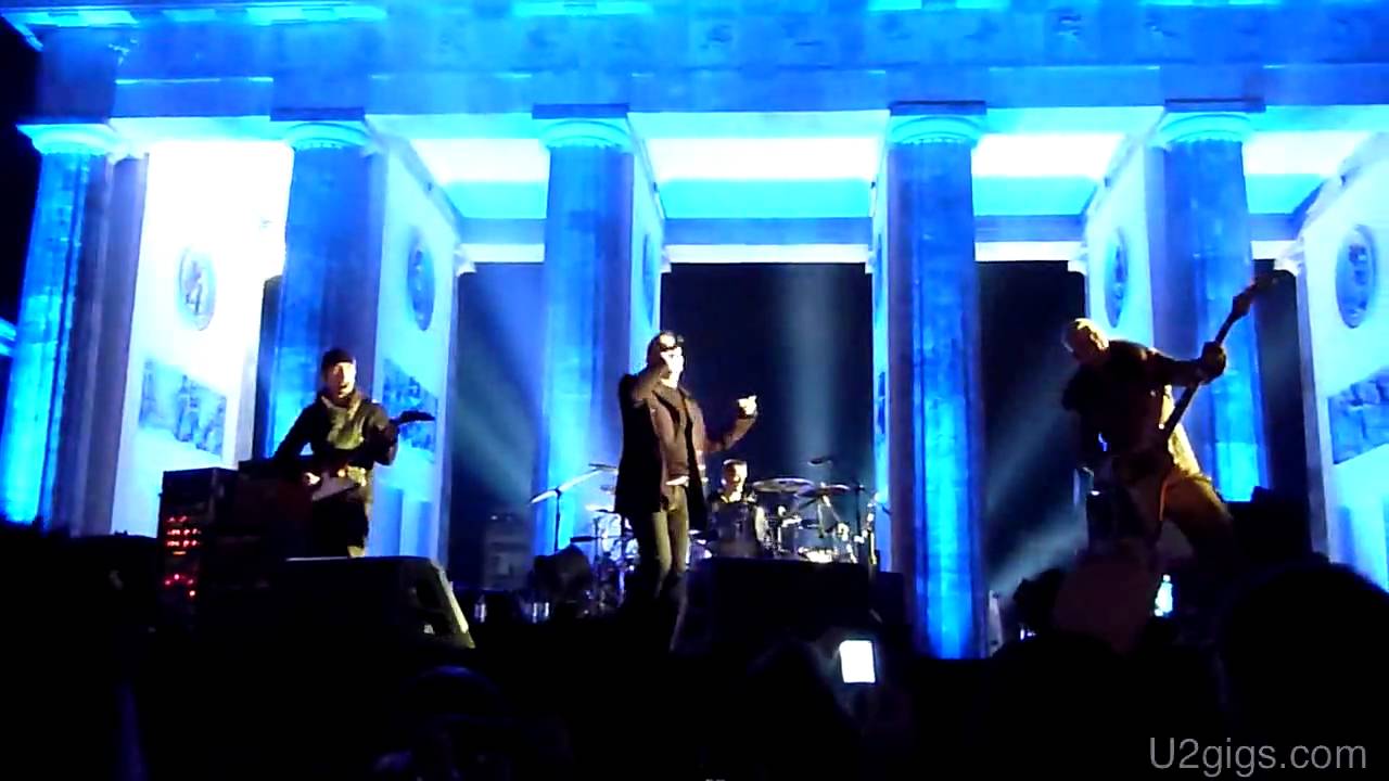 U2 Beautiful Day Berlin, Brandenburg Gate 2009-11-05 - U2gigs.com