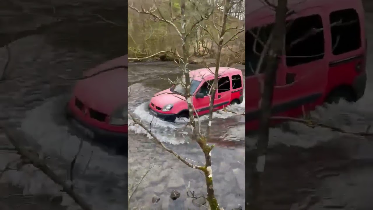 Kangoo Trekka tackles ford