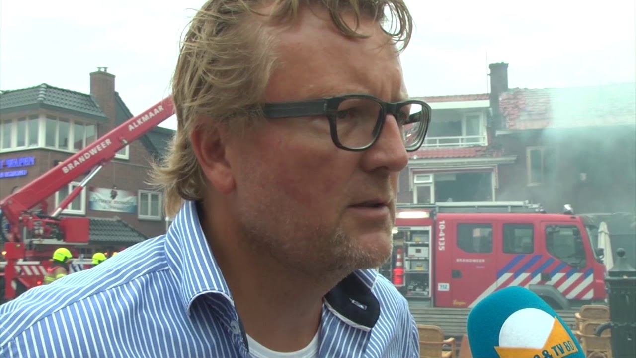 Brand bij restaurant De Klok in het centrum van Egmond aan Zee