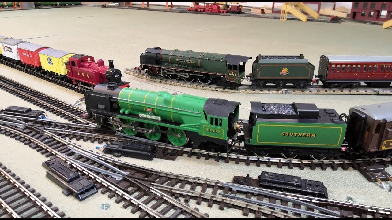 Getting My Hornby Dublo Duchess Of Montrose Running Again. A Wrenn Lyme Regis And Tri-ang Jinty Run