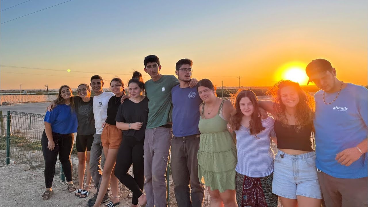 קומונה ו׳ רביבים 2022 שיר סיום