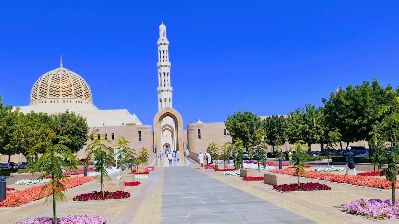BEAUTIFUL 😍 😍 SULTAN QABOOS GRAND MOSQUE.🕌🕌(Day view)