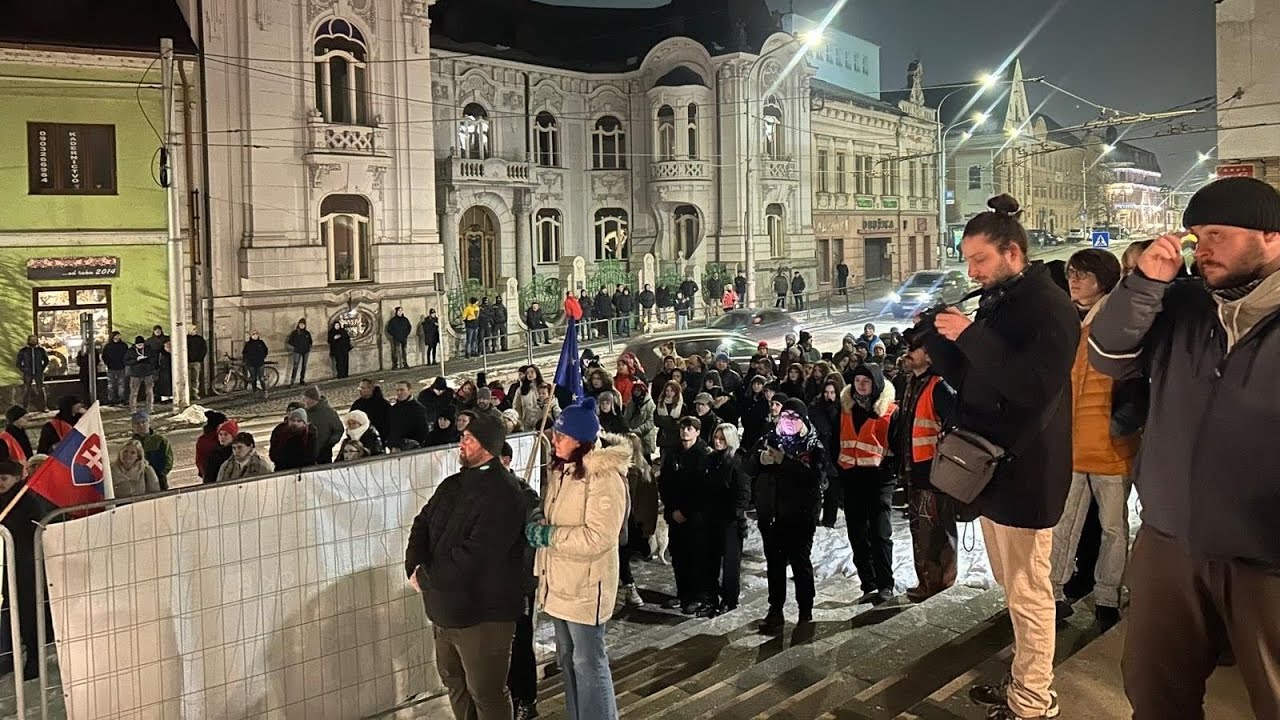 Protesty v Žiline: prečo sa ľudia rozhodli vyjsť opäť do ulíc? | Aktuality