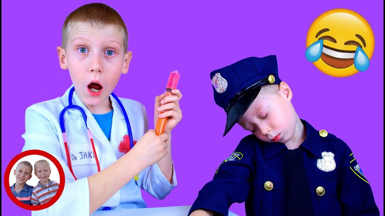 Доктор набор игрушек | Проблема с рукой! | Майк и Джейк притворяются, что играют | Комплект врача