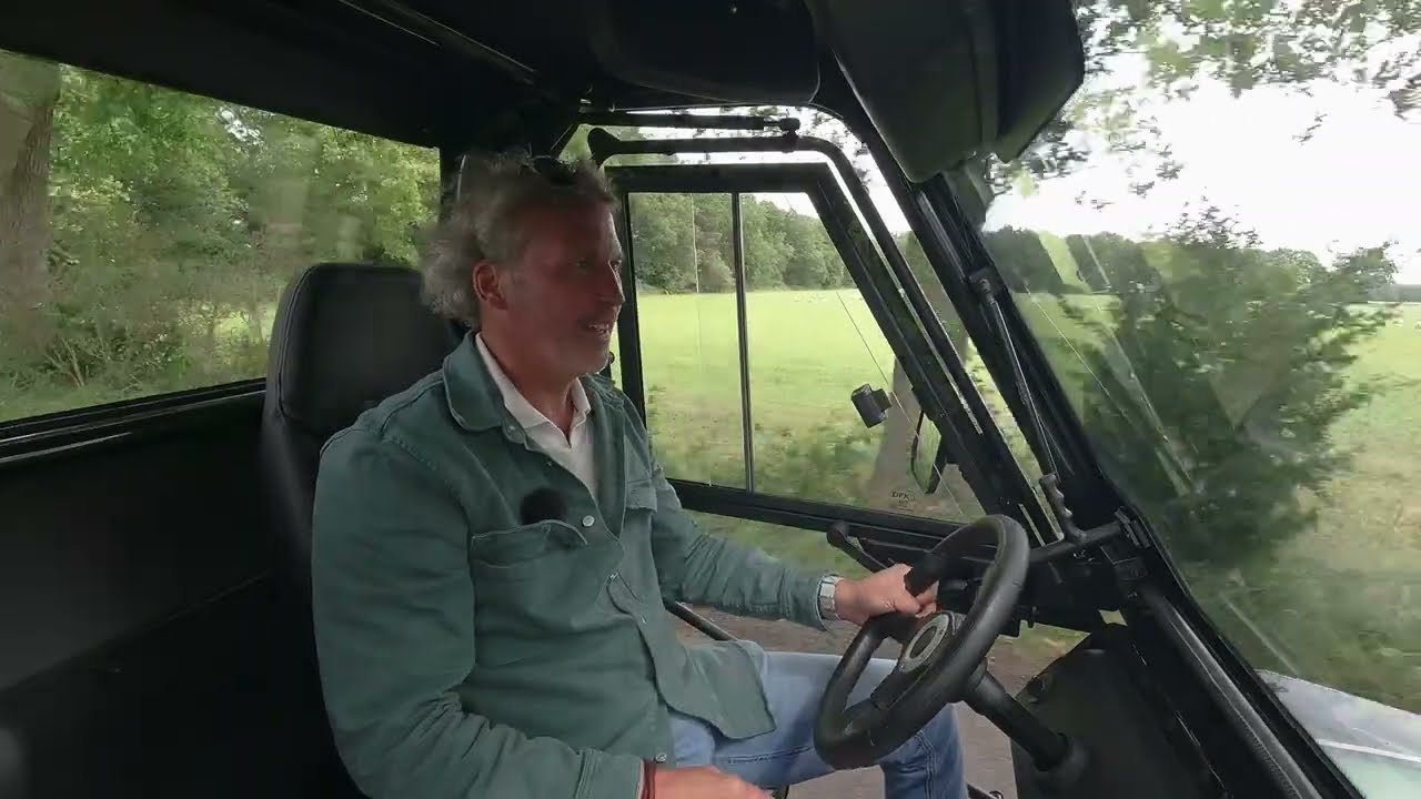 Werner Budding test de Leffert voertuigen van Frisian Motors.