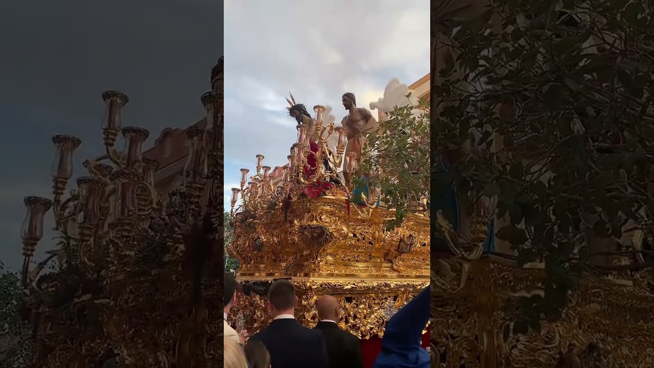 Presentación al Pueblo de Dos Hermanas ( Sevilla) en la Capilla del Gran Poder.