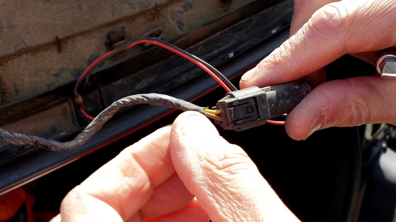 3rd brake light replacement on 2011 mini clubman