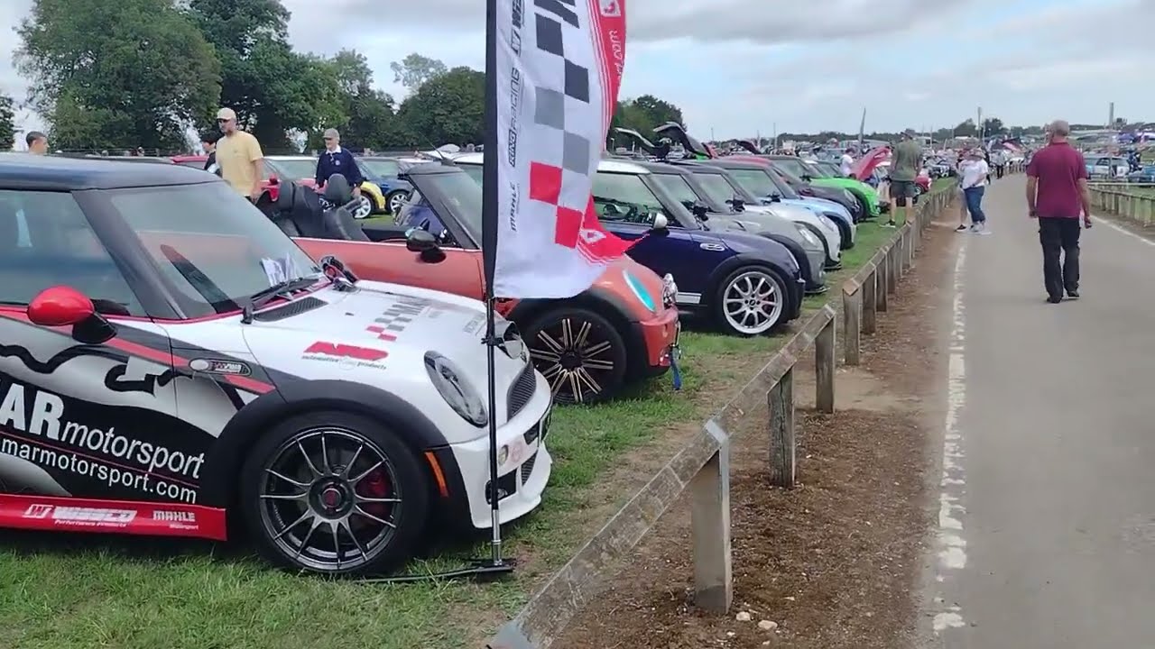 MINI FESTIVAL 2025 - BRANDS HATCH - PART 2 - MORE ARRIVALS AND A WALK AROUND.