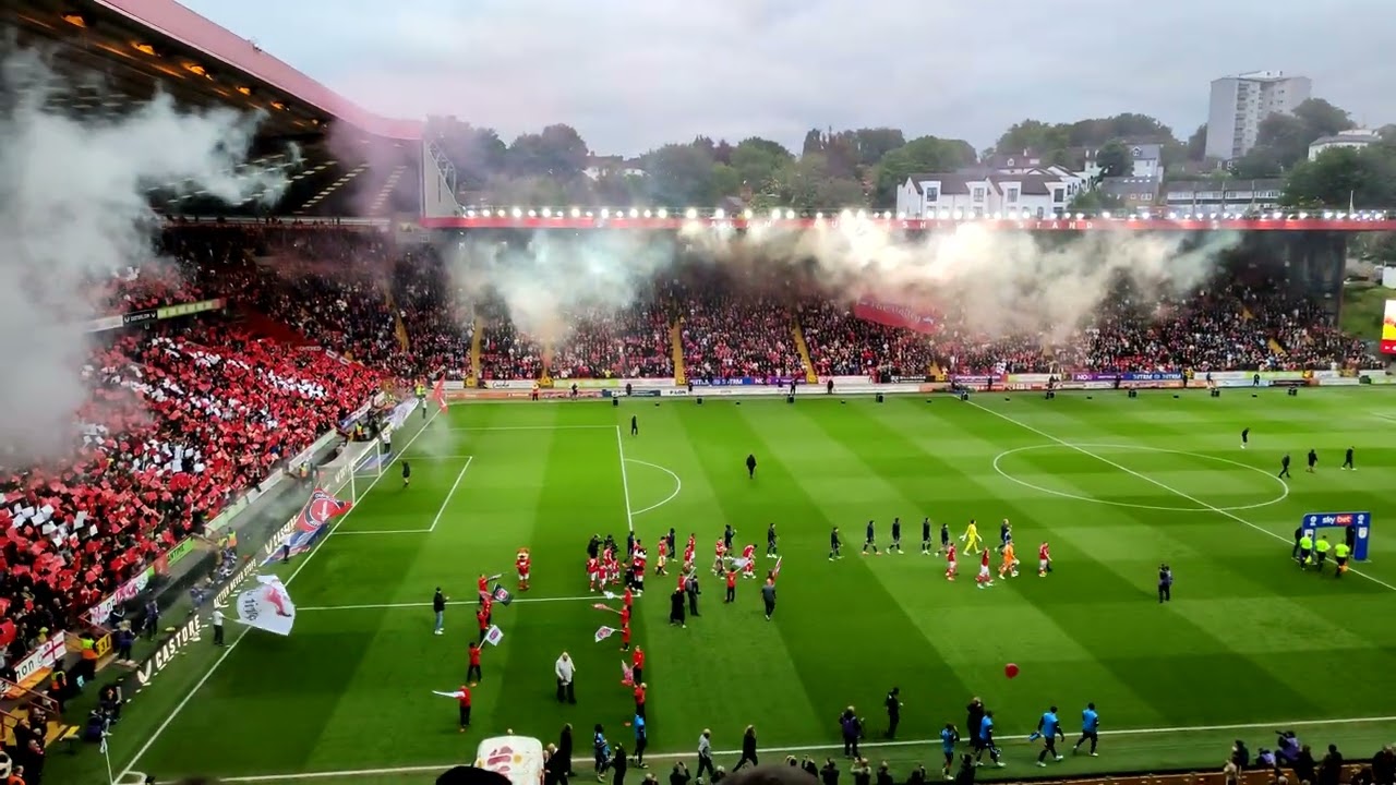 Atmosphere in match Charlton vs Wycombe