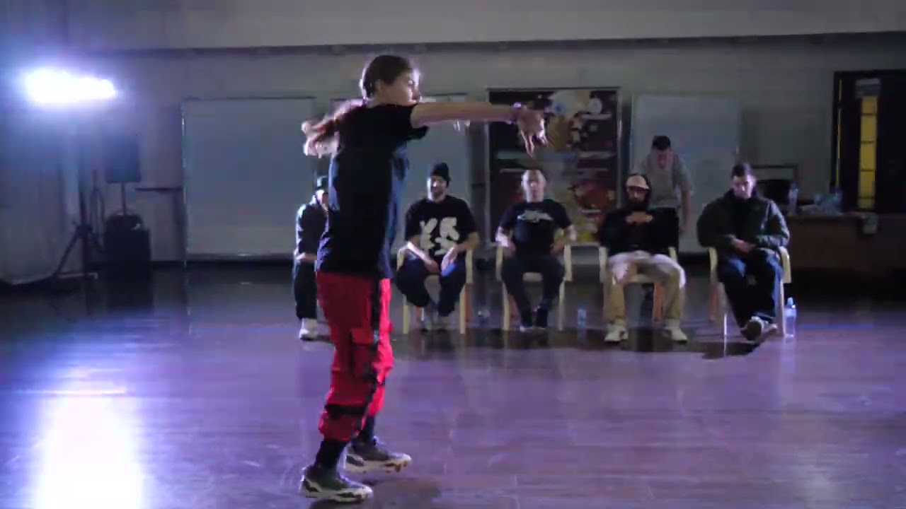 pro 1x1 bboy Клевер vs bgirl FireFox - 