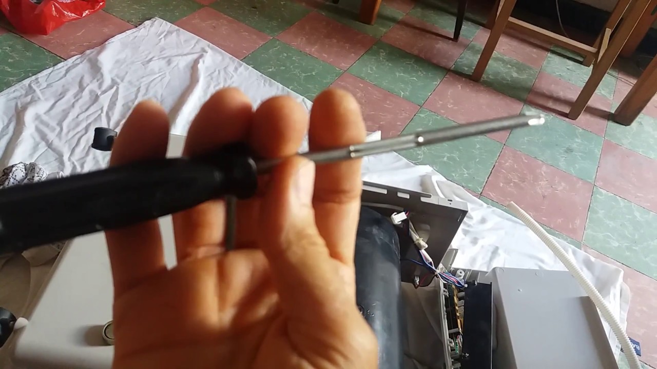 Fijar tornillo en sitio de dif&iacute;cil acceso