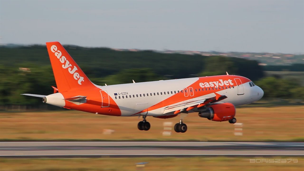 EasyJet G-EZDV landing at Ferihegy