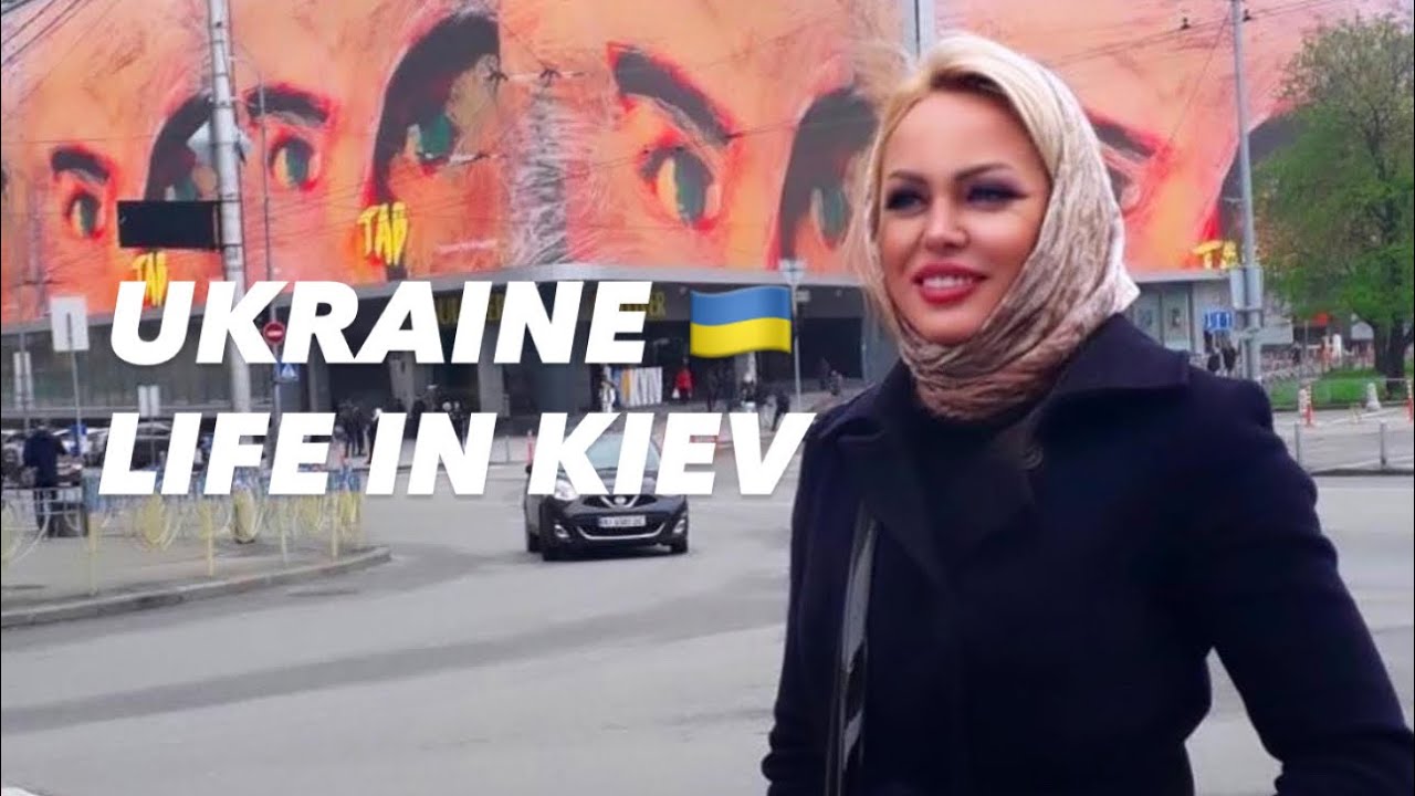 Ukraine 🇺🇦Life in Kiev. February 11, 2026. The Streets of Kiev, Ukraine. Streets Scenes.