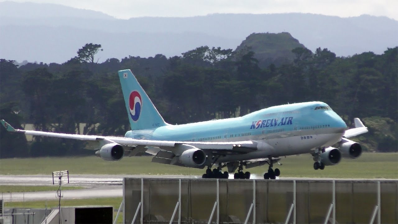 Korean Air Lines 747-4B5 ✈ Landing at Auckland Airport