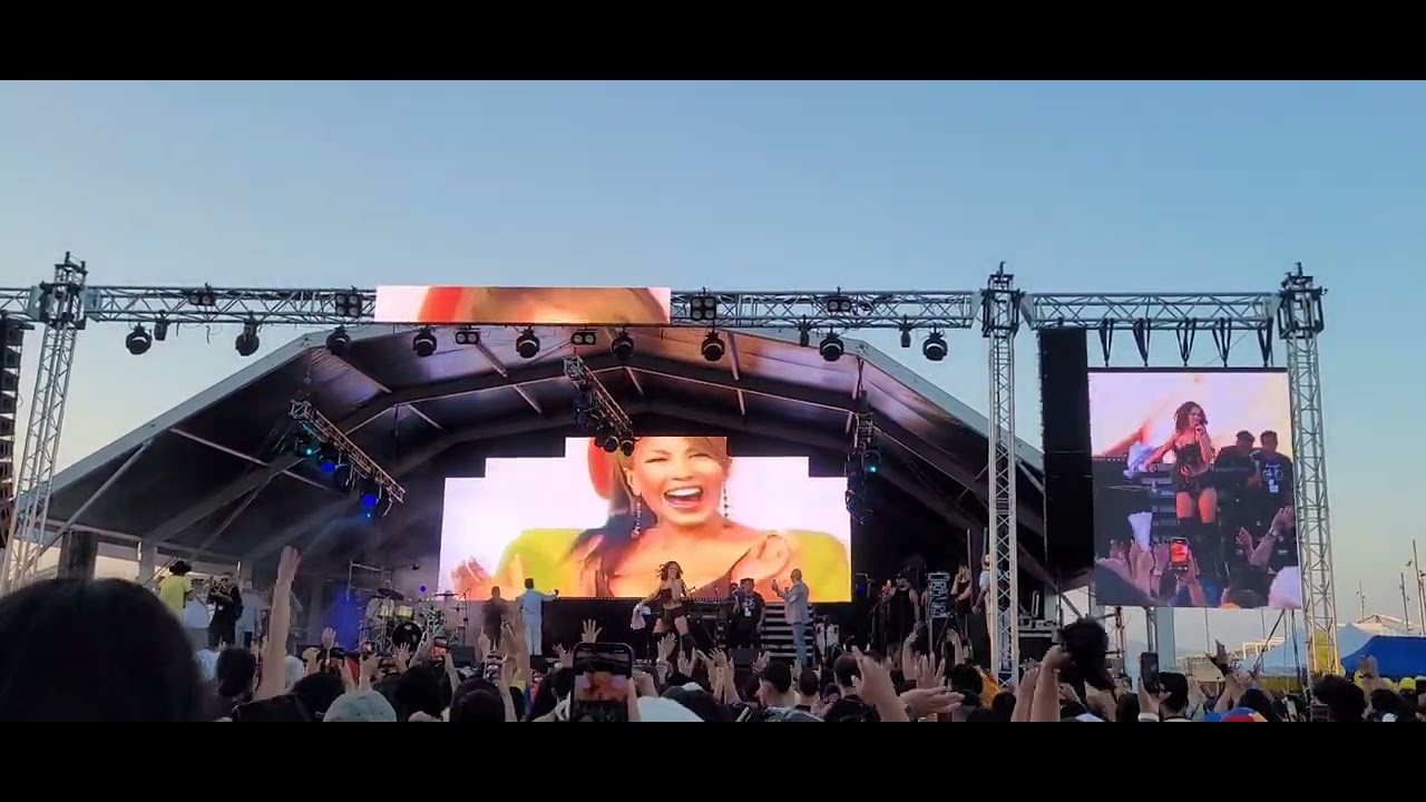 Samantha Grey se gana al publico en el forum de barcelona  par2