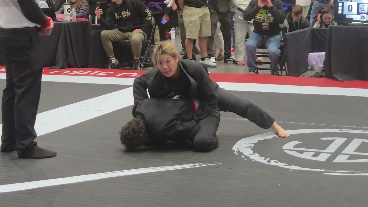 JJWL XI CA | Masters 1 | 165&under | Blue belt match#2 semi final (d'arce)