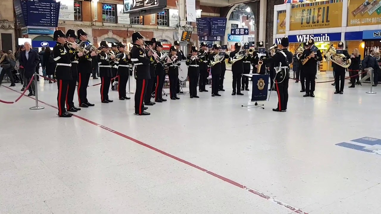 Abba medley by the Royal Logistic Corp Victoria station 2-11-17