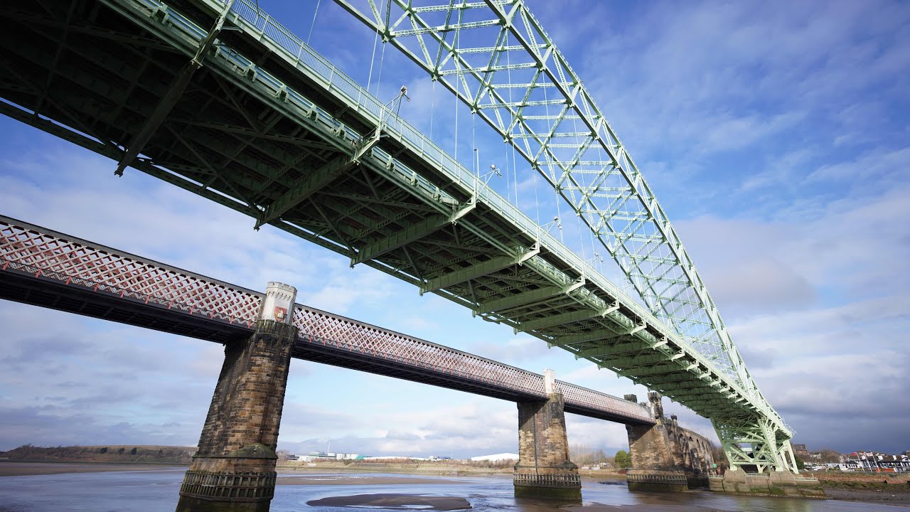 Walking The Gantry Wall Between Runcorn/Widnes…