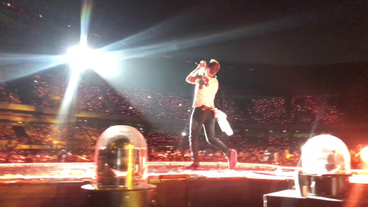 Coldplay In Seoul - Hymn for the weekend , Fix you , Viva la vida