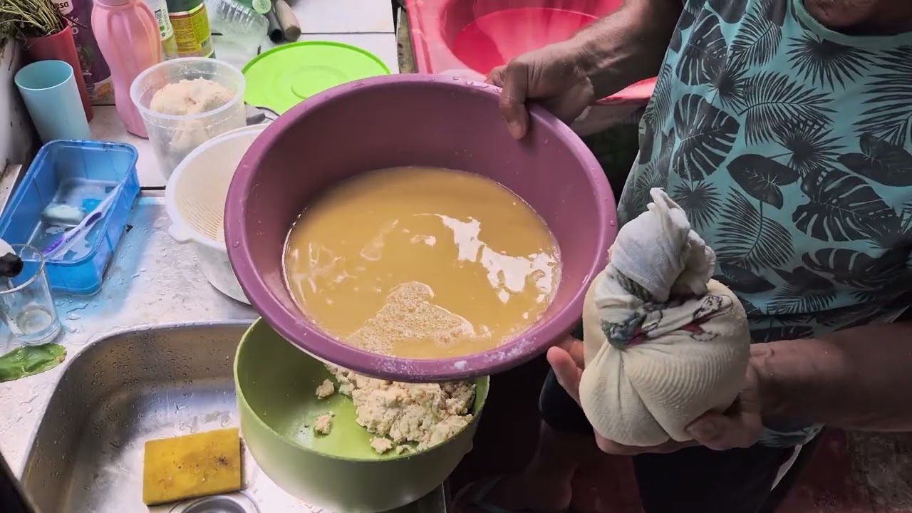 Como fazer tucupi, bolo de macaxeira. 