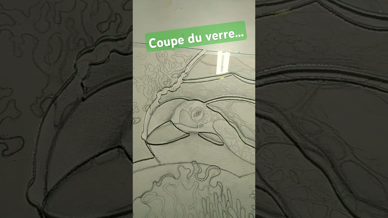 D&eacute;coupe du verre #art #creativity #creation #vitrail #peinture #dessin #verre