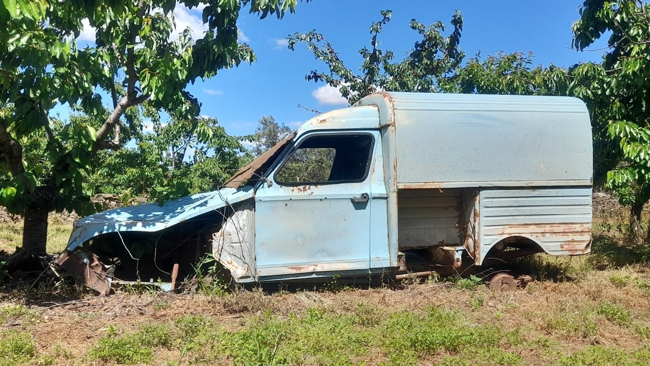 Citroën Dyane 6 400 en el Cerezal