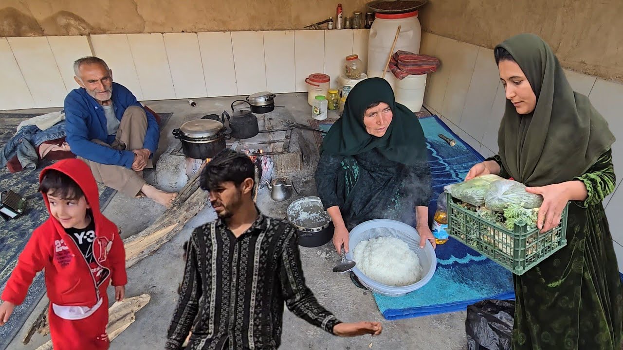 В стране шли военные дни. Сегодня все по-другому. Ашраф и Махьяр тоже пришли в горы.
