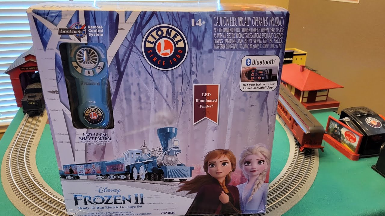 Набор «Lionel Frozen 2 Ready to Run» с поездом и цистерной Олафа «Flurry» — распаковка, запуск и ...