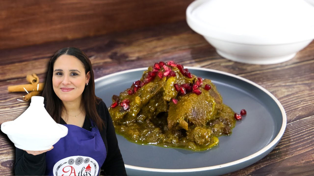 Traditionelles Tajine Gericht: Rind auf karamellisierten Zwiebeln und Rosinen/ Atlas Küche