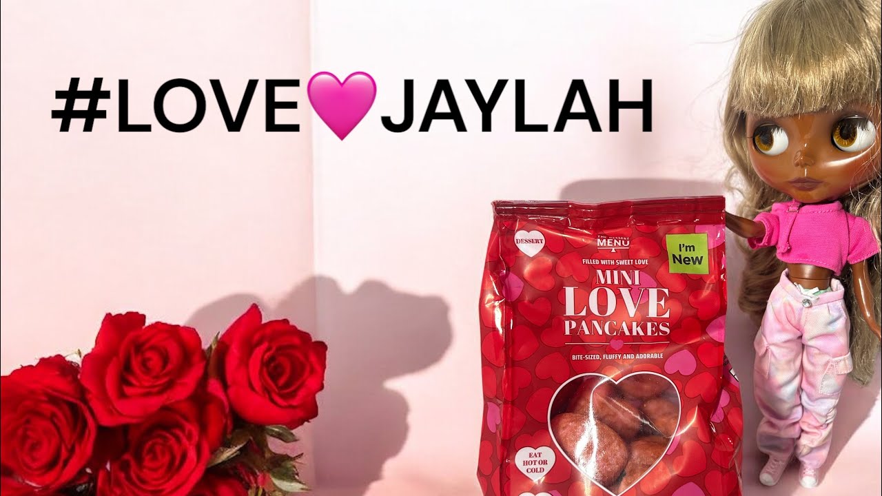 Love Jaylah￼ Blythe doll unboxing plus Dear Darling make.