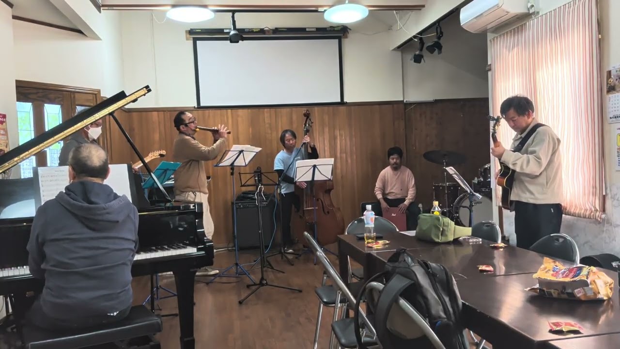 Classcuits（クラスケッツ）　曲名：Minor Swing