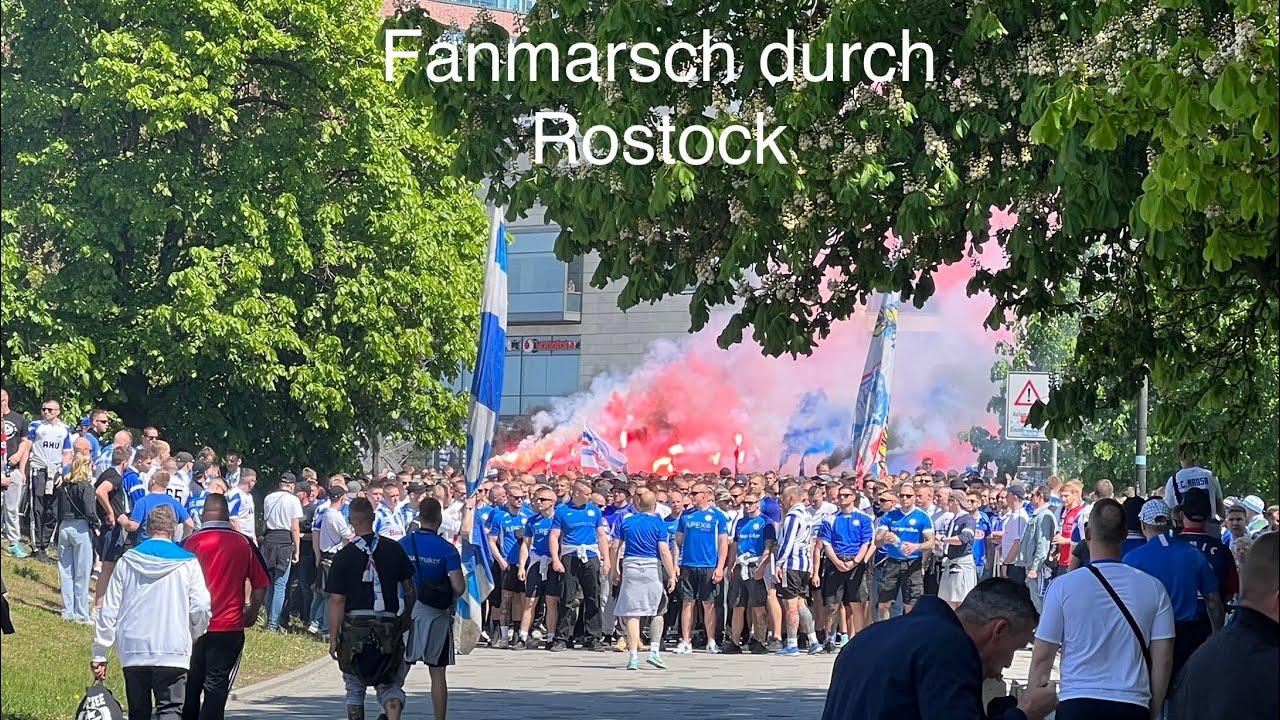 FC Hansa Rostock gegen den HSV - Fanmarsch durch Rostock￼ am 15.5.2022