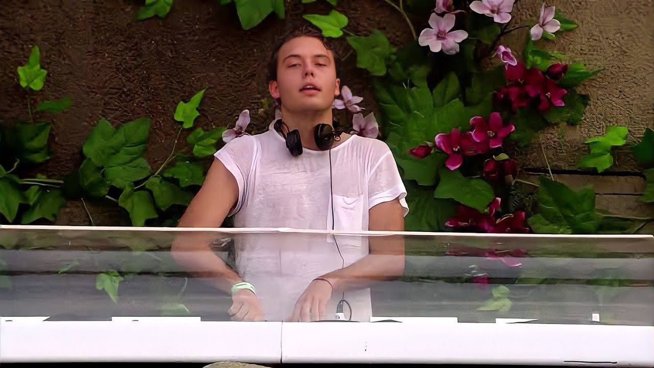 BURNS ft. Deborah Cox - Lies (Otto Knows Remix) Live @ Tomorrowland Belgium 2013 | Otto Knows