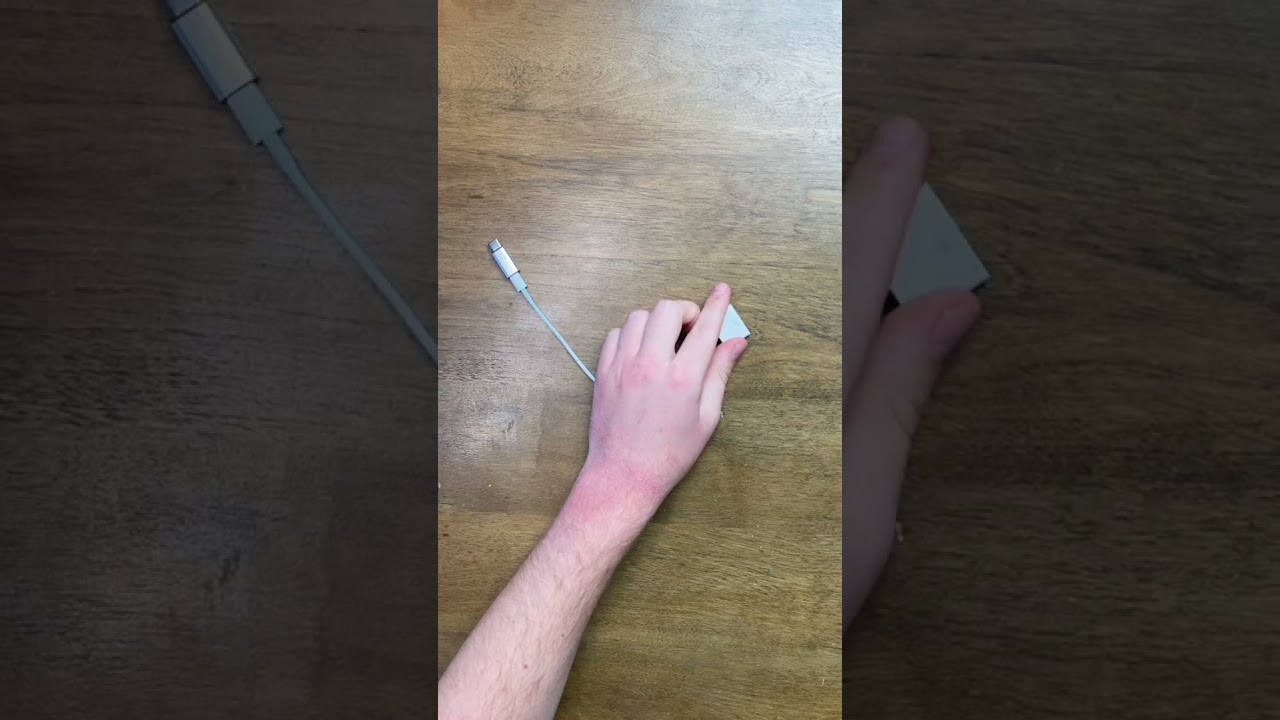 Using 3 types of cable at once, Apple 30pin, Apple Lighting and USB-C!?