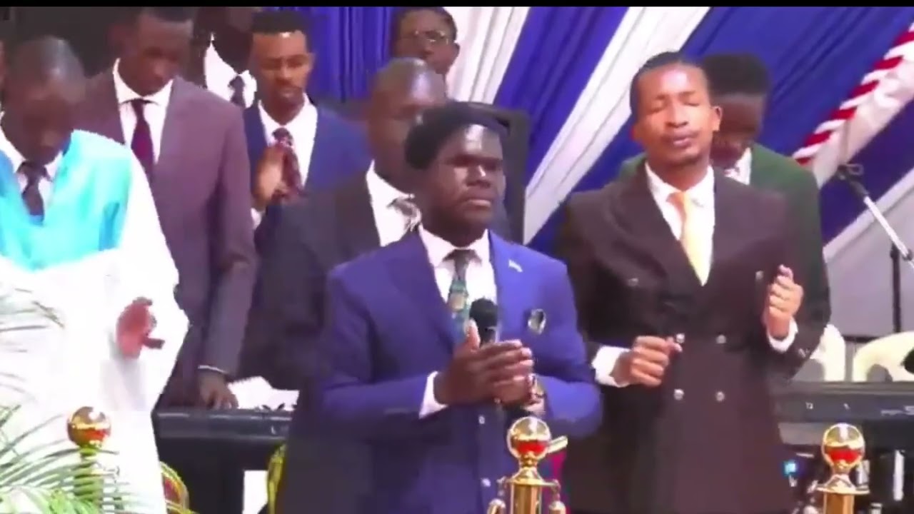 POWERFUL HEART TOUCHING WORSHIP INTERLUDE BY OVERSEER STEVE
