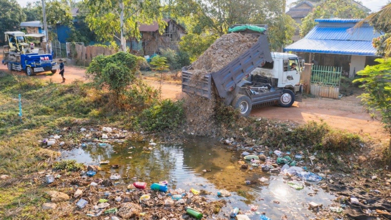 First Start New Project! COMPLETE100% Landfill On The Flooded by Dozer D20P, Dump Truck Loading Soil