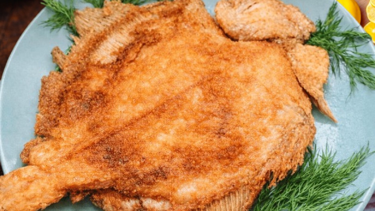 🐟 Камбала на сковороде — как Разделать и Пожарить Целиком. Простой рецепт с  Секретами приготовления