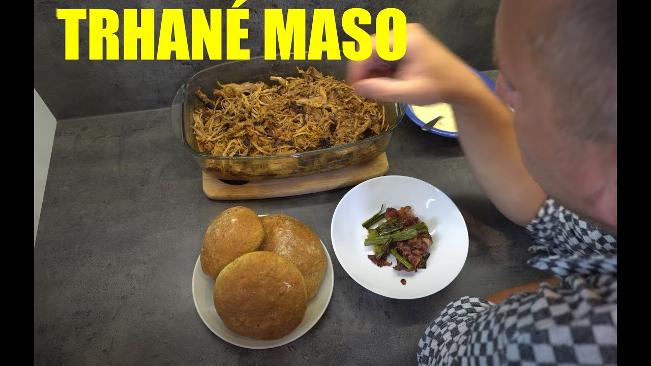 Trhan&eacute; vepřov&eacute; maso | Pulled Pork Burger