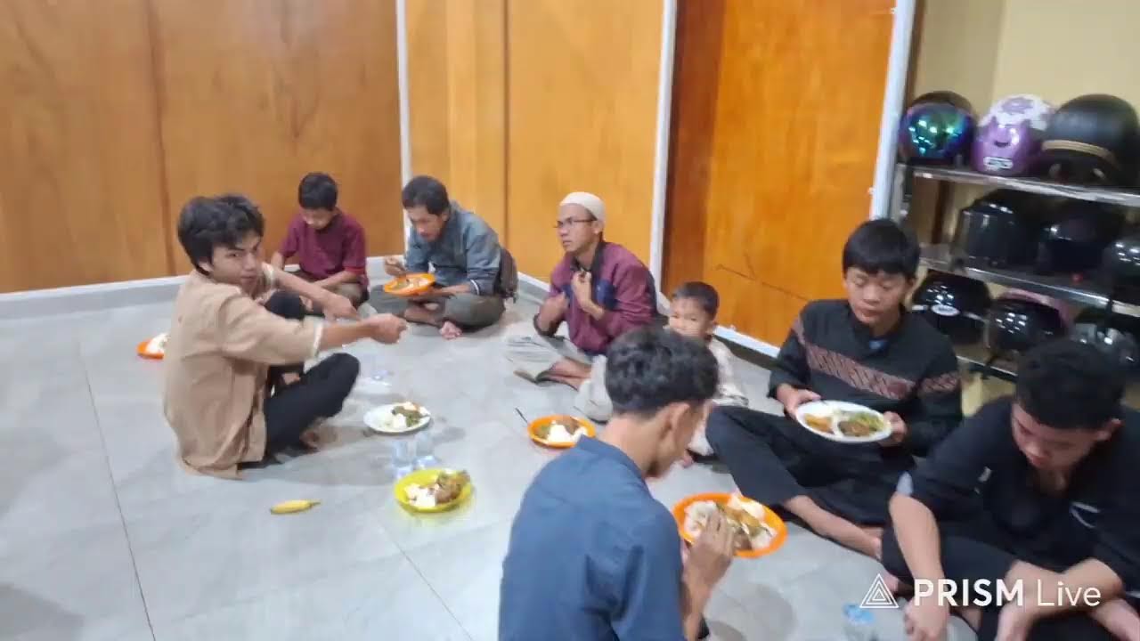 KEGIATAN MAKAN SAHUR ( I'TIKAF ) MASJID DARUL IKWAN