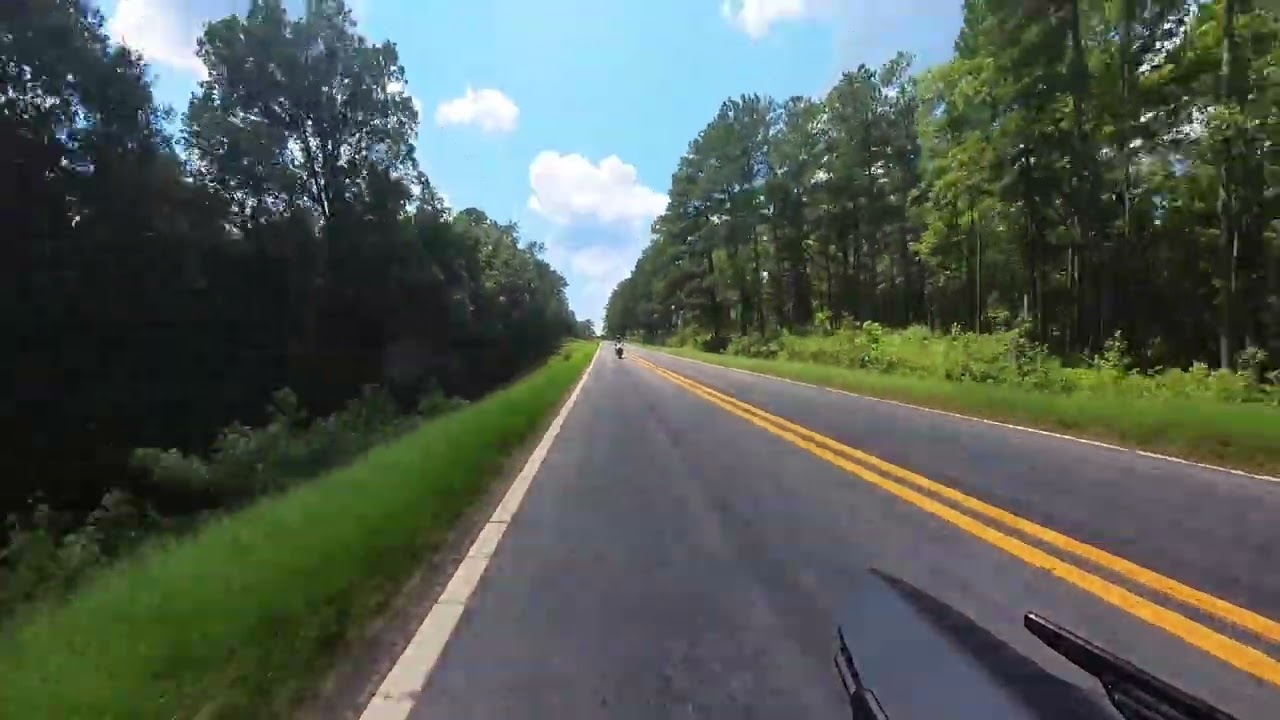 R3 chases R7 on twisties