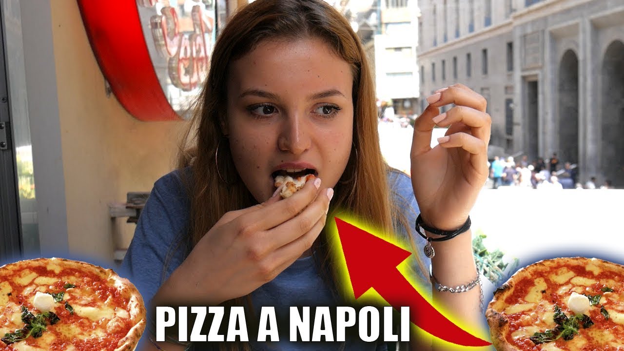 RAGAZZA MILANESE PROVA LA PIZZA NAPOLETANA PER LA PRIMA VOLTA