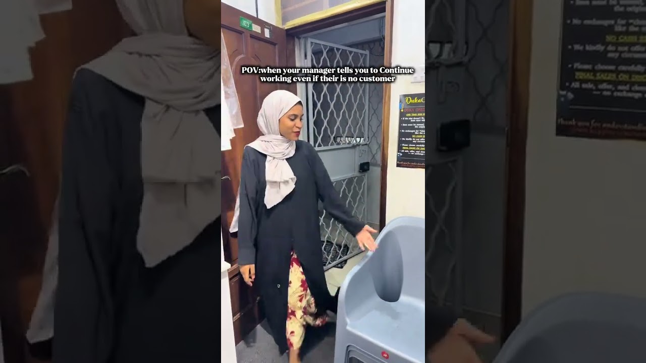 Hakuna Customer lakini Kazi Iko 😭😂 