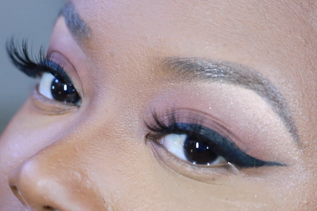 Super Easy Winged Eyeliner Tutorial