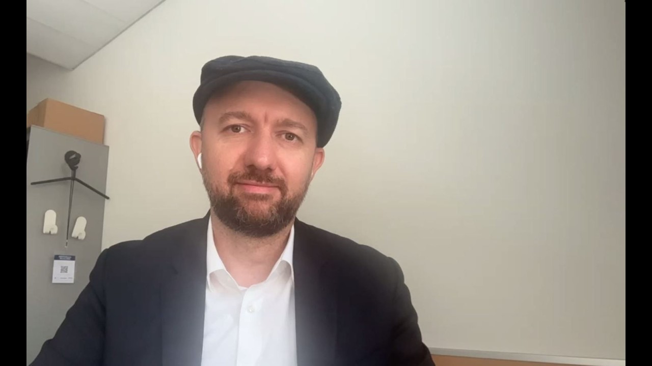 Технологические лидеры призывают правительство к введению строгих норм безопасности ИИ
