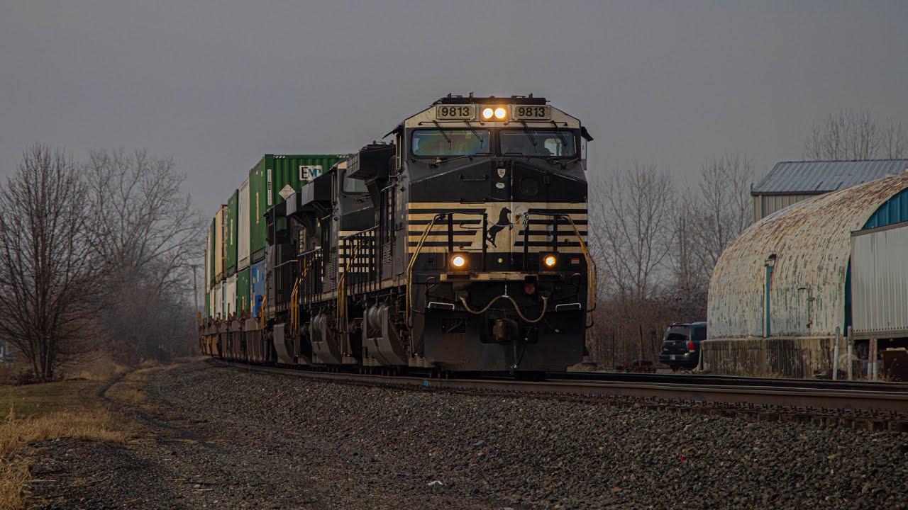 NS 9813 leads NS 22X at CP358 in Butler, IN with friendly crew!! [12/24/25]