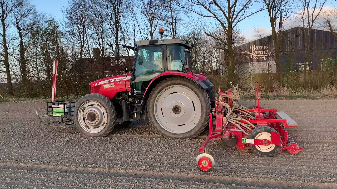 1 april 2021; Uien zaaien Op Harrysfarm door loonbedrijf Breure